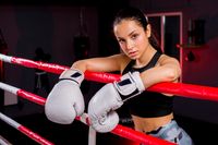 boxer-girl-posing-gym